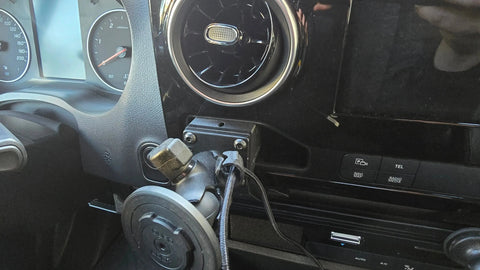 CLAMP-MOUNT Basic für Mercedes Sprinter W907 W910 WOLFWAX