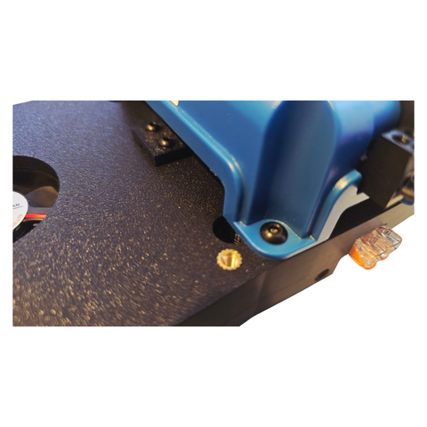 Montagekonsole mit aktiver Kühleinheit für Ladebooster Victron XS Smart 50 / XS 1400