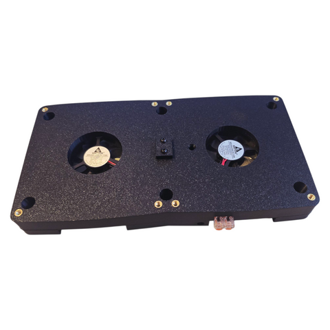 Montagekonsole mit aktiver Kühleinheit für Ladebooster Victron XS Smart 50 / XS 1400