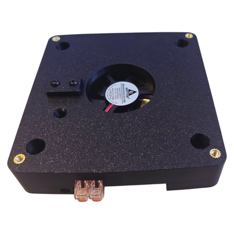 Montagekonsole mit aktiver Kühleinheit für Ladebooster Victron XS Smart 50 / XS 1400