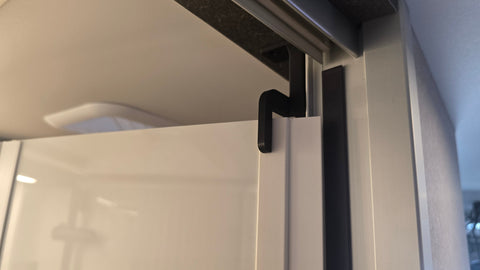 Arretierung für Klappduschwand am Hymer ML-T 570 ab Modelljahr 2024 WOLFWAX